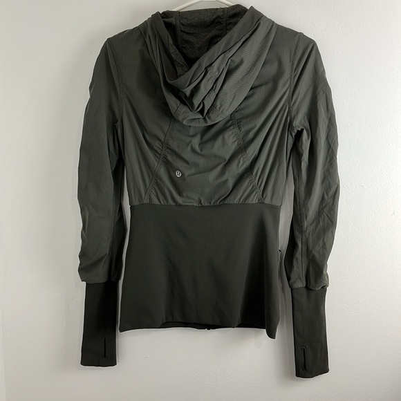 Lululemon Dance Studio Grey Pinstripe Reversible Running Jacket - Picture 8 of 11